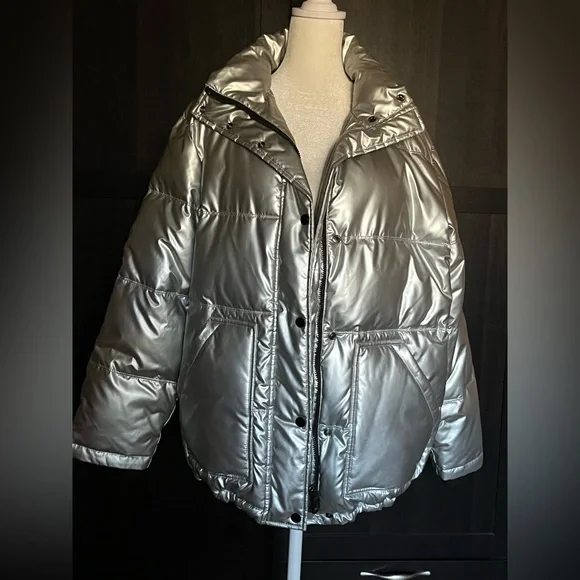 ASOS Topshop silver metallic puffer jacket. Elastic cuff insets. 2 pockets. M - Picture 10 of 10
